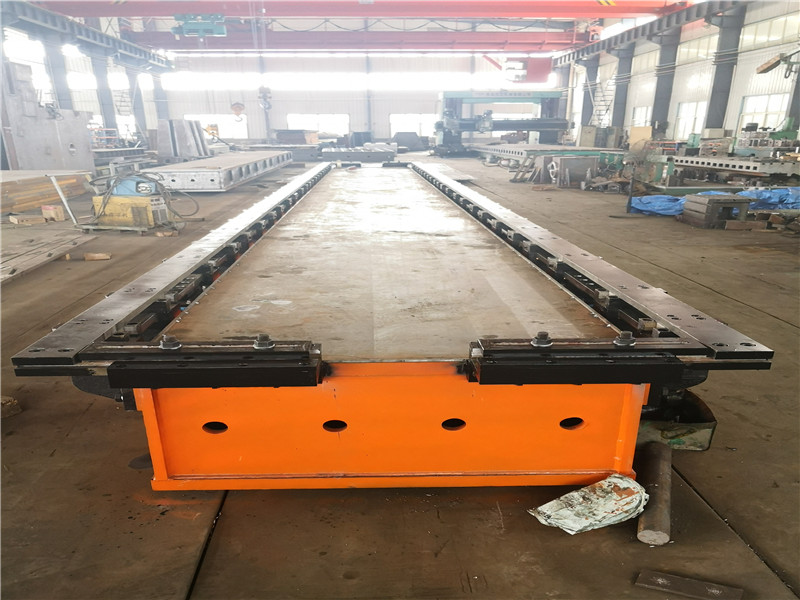 Assembly of automatic top iron of medium heat plate before delivery