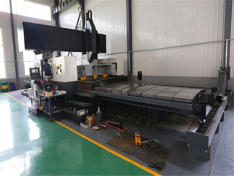 4000 × 8000 large machining center